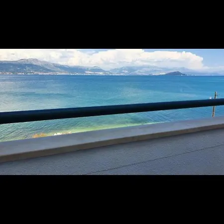 Beachfront Floor