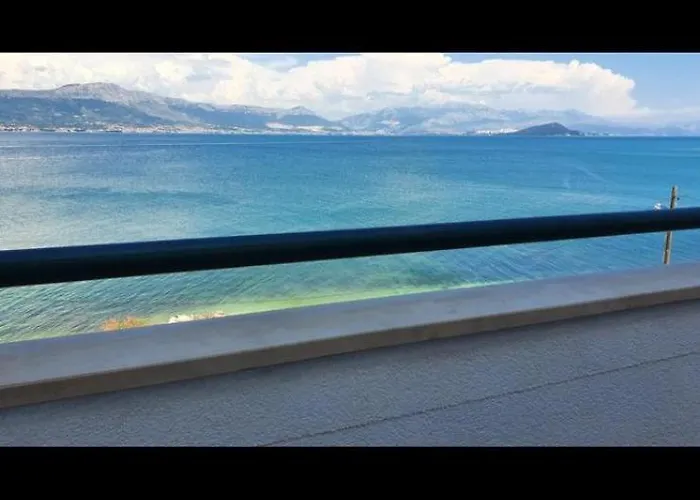 Beachfront Floor
